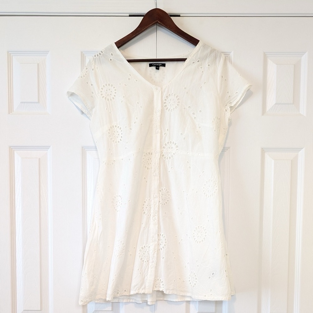 100% Cotton Y2K Vintage Eyelet Floral Embroidered White Button Up Dress Size L